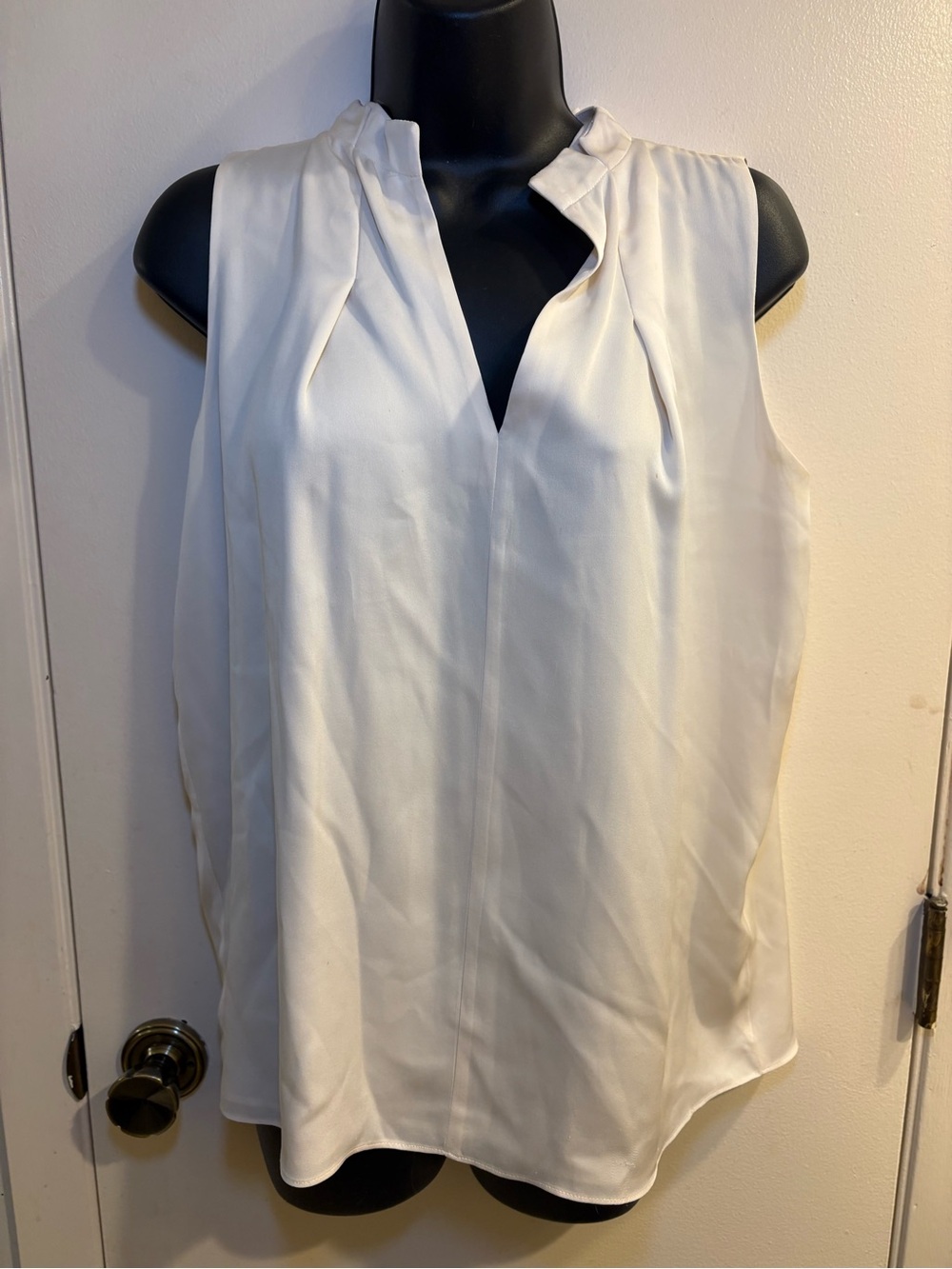 Lewit Sleeveless Silk Pleated Top Size XS